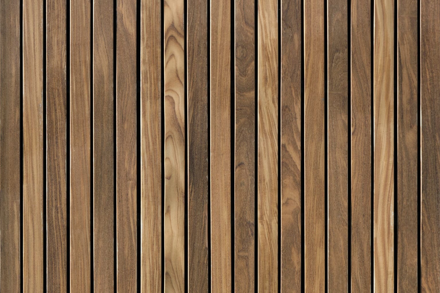 van-Os-Architecten-nieuwbouw-woning-bungalow-Prinsenbeek-detail-verticale-houten-geveldelen-cedar